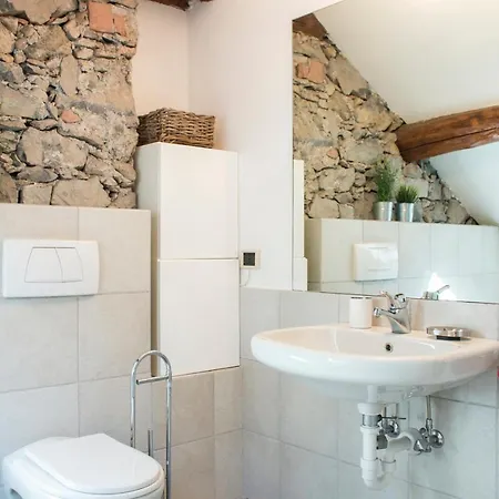Rustic At The Pier Of - The House Of Travelers Apartman Brienno